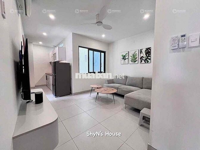 CHDV full nội thất 1pn và stu mới 100% có bảo vệ 24/7 ngay đh Văn Hiến