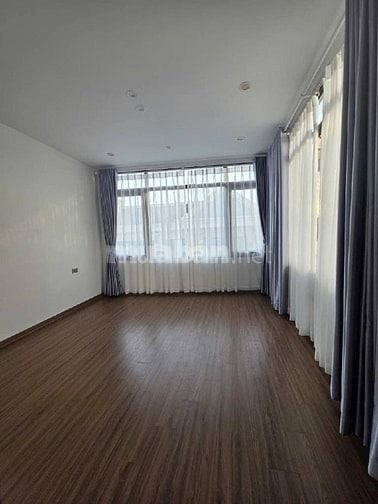 BÁN NHÀ DÂN XÂY PHỐ LONG BIÊN LÔ GÓC_HAI MẶT THOÁNG. Ô TÔ TRÁNH. 10 TỶ
