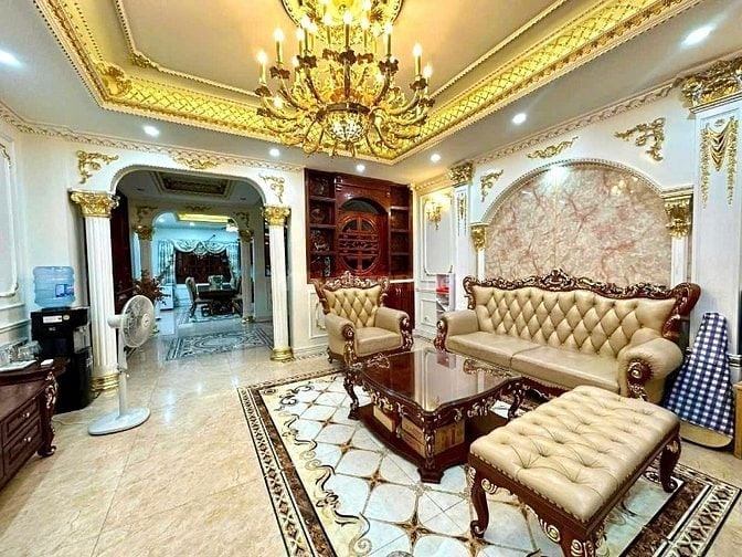 Giảm 1 tỷ bán gấp nhà 5 tầng dân xây Giang Biên, Dt 100m2 mt 5m 16.x 