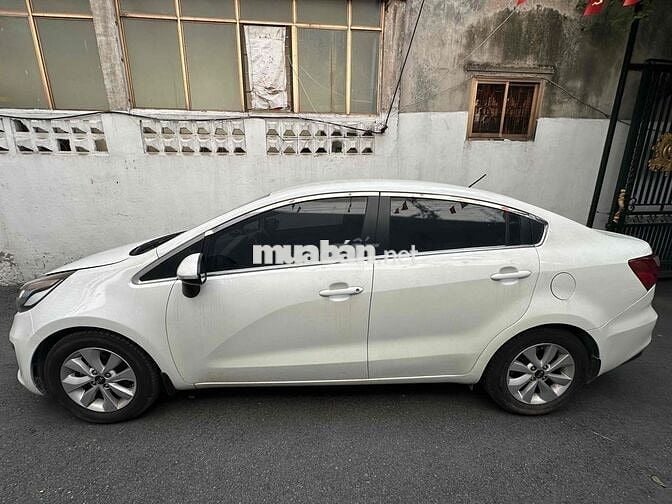 Kia Rio 2015 1.4 AT Sedan - 87000 km