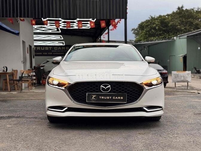 Mazda 3 2022 1.5L Luxury - 23000 km