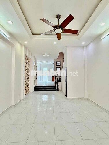 Nhà Mới Đẹp DT4x20 1Trệt 2Lầu 3Pn 4Wc Sân Đậu Ôtô Hẻm Xe Tải Ngã Tư Ga