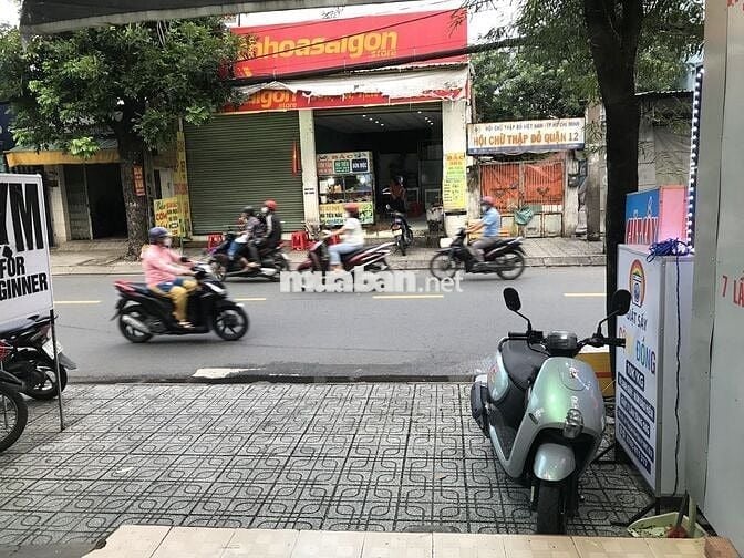 Cho thuê vỉa hè buổi sáng đến trưa co chỗ gửi đồ lại