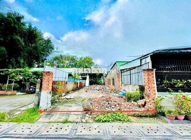 BÁN ĐẤT NGAY TRUNG TÂM TT CỦ CHI 180m2 GIÁ BÁN CHƯA ĐẾN 500TR - SHR