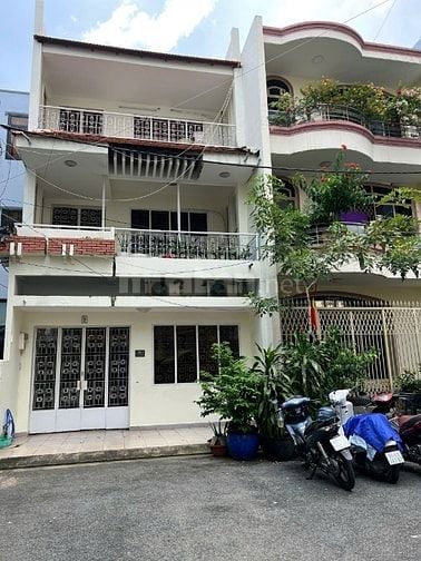 Nhà HXH 8m đường Thành Thái p12 Quận 10, 6x18 3 tầng giá chỉ 28,5 tỉ 