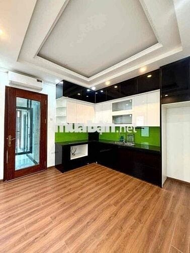 CHO THUÊ CCMN PHỐ NGUYỄN CHÍNH. 2N1K. 80M2. THANG MÁY. GIÁ 10TR
