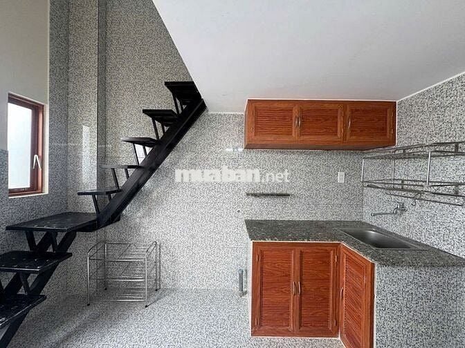 CĂN HỘ CÓ MÁY LẠNH - CỬA SỔ TRỜI NGAY ĐH IUH CS3 - ĐH NTT -NGUYỄN OANH