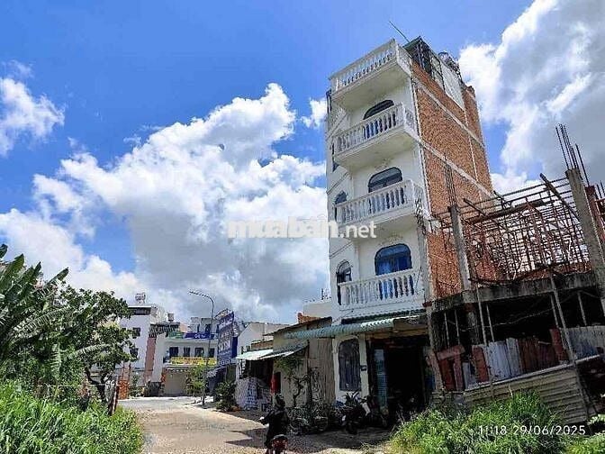 NHÀ ĐẸP 4Tầng, CHẲNG KHÁC GÌ MT, HIỆP THÀNH 43, Q12, DTSD 206m2,