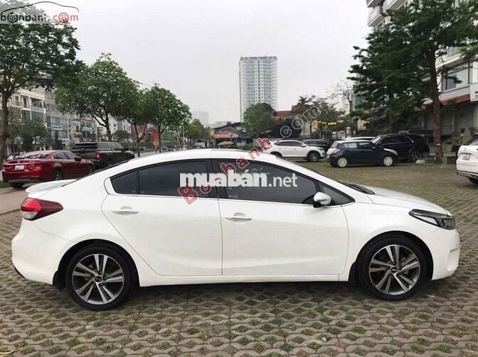 Cerato 1.6AT 2018 màu trắng 5v