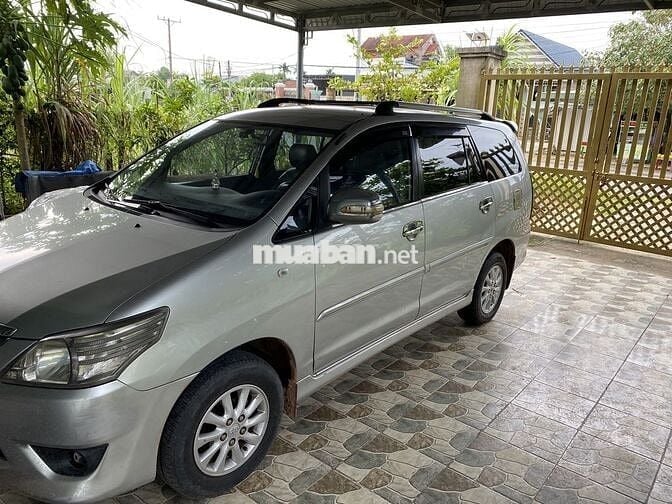 Toyota Innova 2012 E - 70000 km