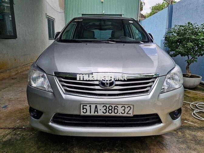 Toyota Innova 2012 2.0V - 280000 km