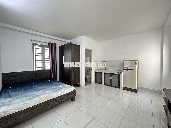 Phòng full nội thất dt rộng có cửa sổ lớn ngay 502 HTP giá mềm 30m2