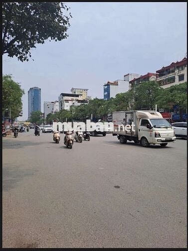 Tôi cần bán nhà mặt ngõ phân lô Trần Duy Hưng 6tầng thang máy