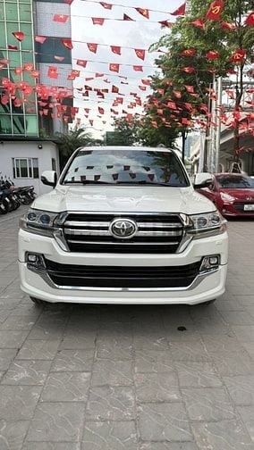 Toyota Land Cruiser 5.7 nhập Mỹ, sản xuất 2016. Xe siêu đẹp.