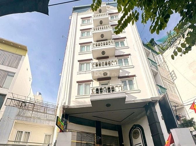 Bán khách sạn đang kinh doanh Q. Tân Bình, 37 phòng, doanh thu 250tr