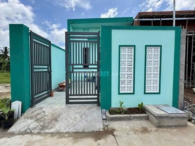 Nhà cấp 4 mới sơn sửa lại, 124,6m2, SHR, Xã Tân An Hội, Giá 850 Triệu.