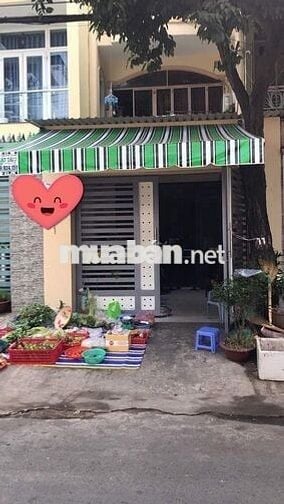Cần bán nhà mặt tiền đường nội bộ, cách BigC Phú Thạnh 500m