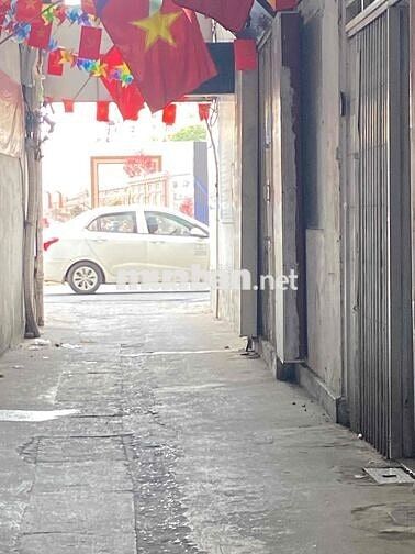 Bán nhà phố Ngọc Khánh, ngõ nông, rộng xe ba gác thiết kế được thang