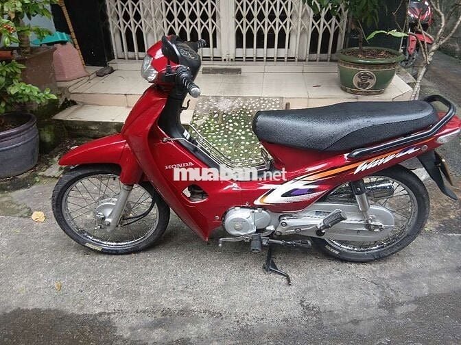 Cần bán xe Honda Wave Alpha 2004 màu đỏ