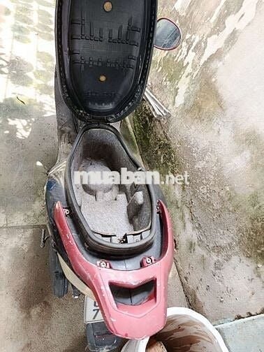 Xe tay ga cũ, màu đỏ đen