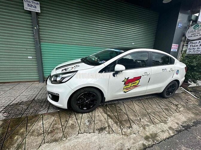 Kia Rio 2016 1.4 AT Sedan - 49000 km