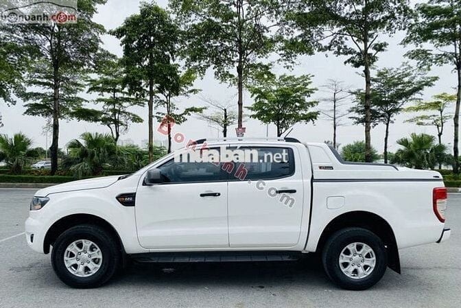 Ford Ranger XLS 2.2L 4x2 AT 2021 - 555 Triệu