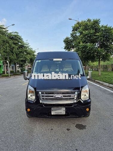 Ford 2017 Luxury - 180000 km