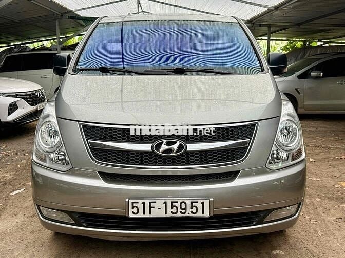 Hyundai Grand Starex 2015 máy dầu 9 chỗ