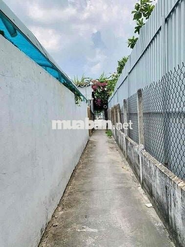 nhà trọ mặt tiền lê thị hà, hm, hcm (cách đh huflit 10 phút đi bộ)