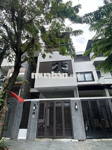 NHÀ ĐẸP ĐƯỜNG PHỔ QUANG_ 8X20M_ HẦM 3 LẦU_ PHÒNG RỘNG SẴN MÁY LẠNH