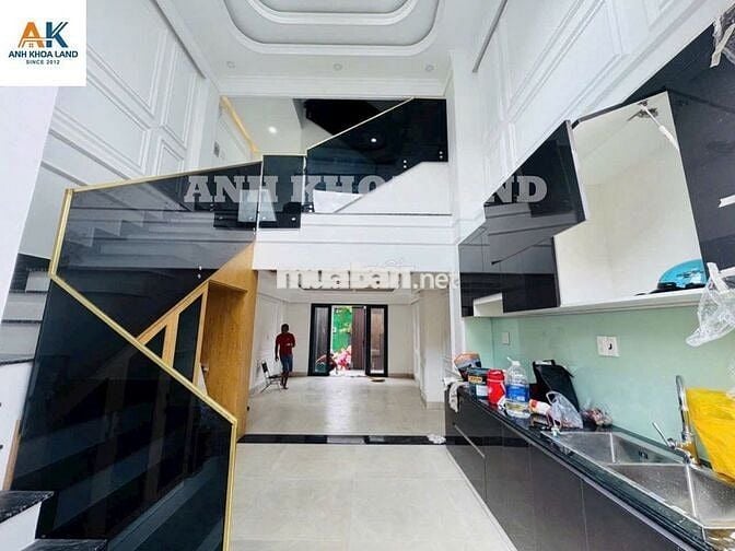 Bán nhà đẹp mới hoàn thiện ngay đường 40, Hiệp Bình Chánh