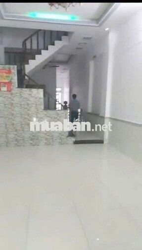 Cho thuê nhà 100M Lầu Trệt sân xe hơi gần Hội trường Đông Hoà
