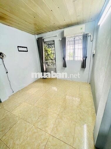 Mặt tiền 3B BHH A. 3 tầng hoàn công đủ. Không QH. Chỉ 2,5 tỷ.