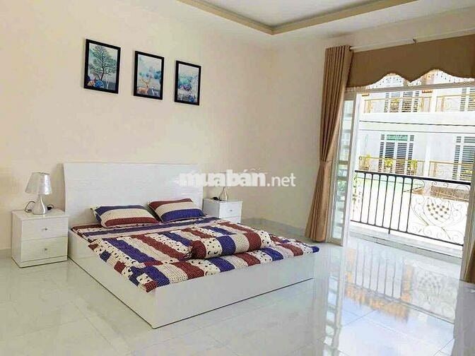 Chính chủ gấp bán nhà 4 tầng 85m2 hẻm ô tô Cần Đước Long An chỉ 2,4 ty