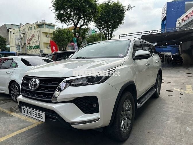 Toyota Fortuner 2022 máy xăng, 1 cầu, std, giá tl