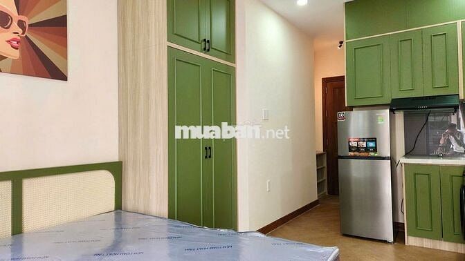 CĂN HỘ FULL NỘI THẤT CỬA SỔ VÀ BAN CÔNG LỚN Ở PHÚ NHUẬN GIÁP Q3,Q1