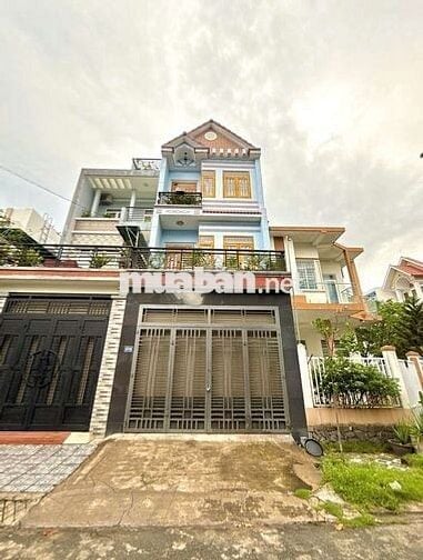 Cho thuê nhà 2 lầu 4 phòng ngủ full nội thất ngã ba ông xã