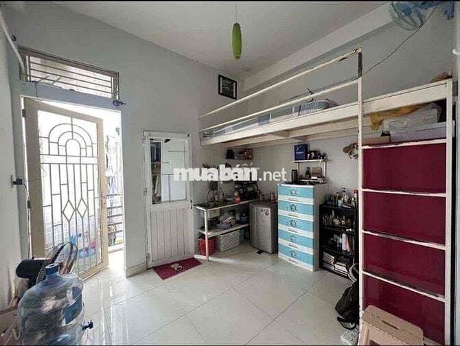 Phòng trọ giá rẻ có gác, máy lạnh, ban công