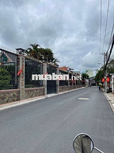 Bán nhà dt cực khủng 110m2 giá cực rẻ