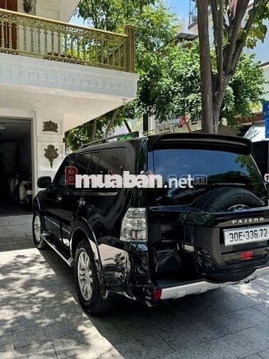 Pajero 2016 GLS Class 3.8 4x4 AT - màu đen