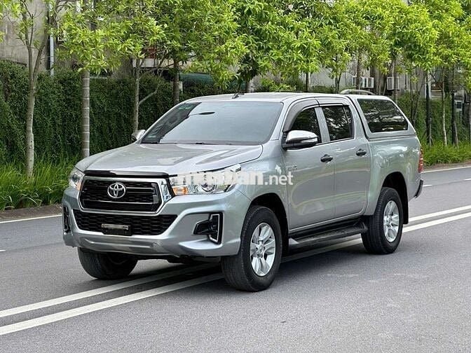 Toyota Hilux E 2.4AT 4x2 lỗi tặng xe, 12 vạn zin