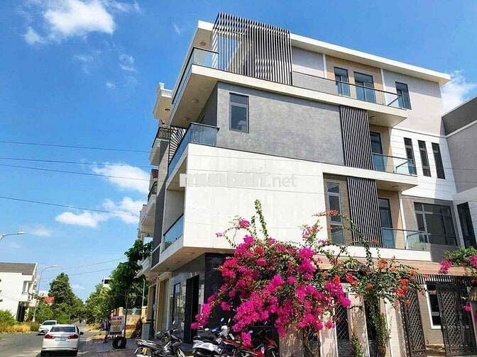 NHÀ góc 3 lầu 180m2 đường B13 kdc Hưng Phú giá 17 tỷ (thương lượng)