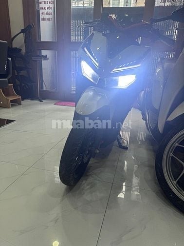 Cần bán xe vario 150 2021 đã lên full click thái