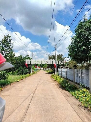 Cần bán lô đất thổ cư ngang 12m, 1 sẹc đường lớn TPHCM mới. Giá 725tr