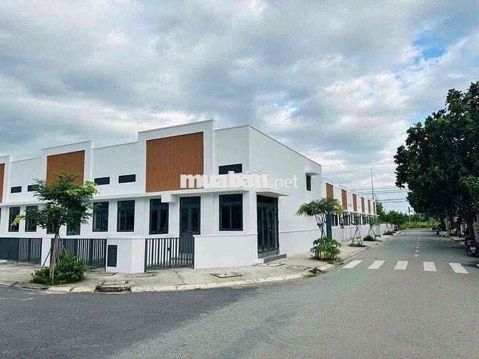 BÁN NHÀ PHỐ TRONG KCN PHƯỚC ĐÔNG TRẢNG BÀNG ,TÂY NINH 1,3 TỶ SHR