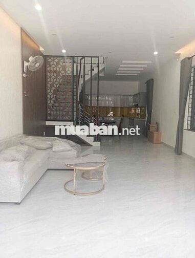 Bán nhà vip Đông Nam gần chợ Hoà Xuân