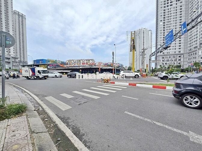 🌳CHO THUÊ MB KINH DOANH NGAY NGÃ TƯ LỚN KẾT NỐI CÁC QUẬN
