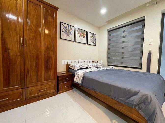 Căn hộ ngay quận 1, bancol view siêu chill, gần UEH, Đại học Hoa Sen
