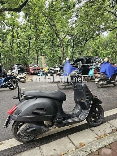 Vespa GTS 125ie 2012