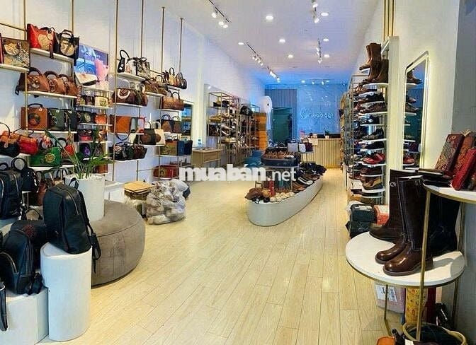 Cho thuê mặt tiền Phan Xích Long. Ngang 4.5m, thiết kế sang, nhà mới